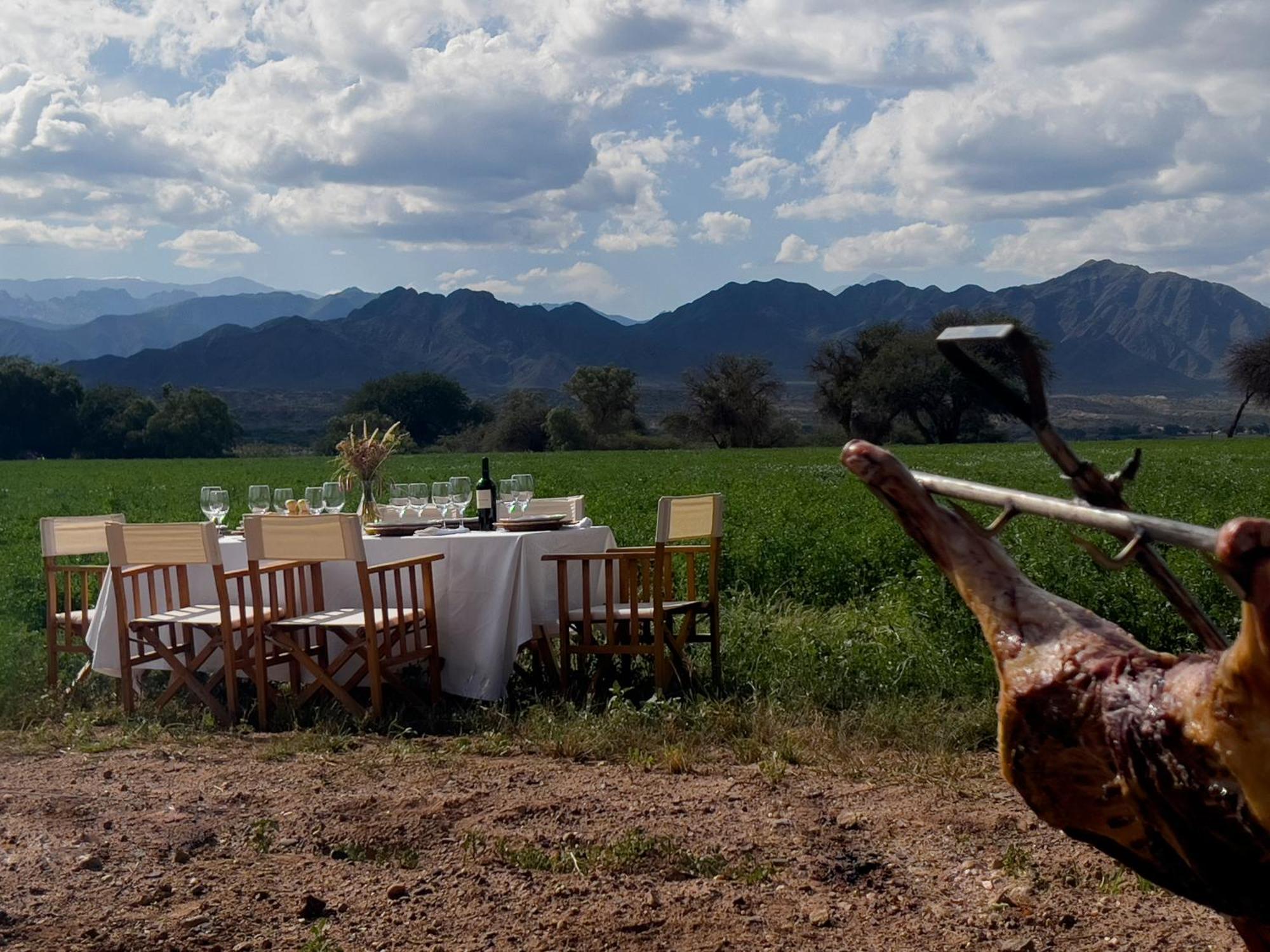 Estancia Banda Grande - Horse & Hiking Safaris Молинос Екстериор снимка